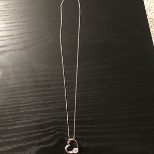 Heart pendant necklace. Good condition